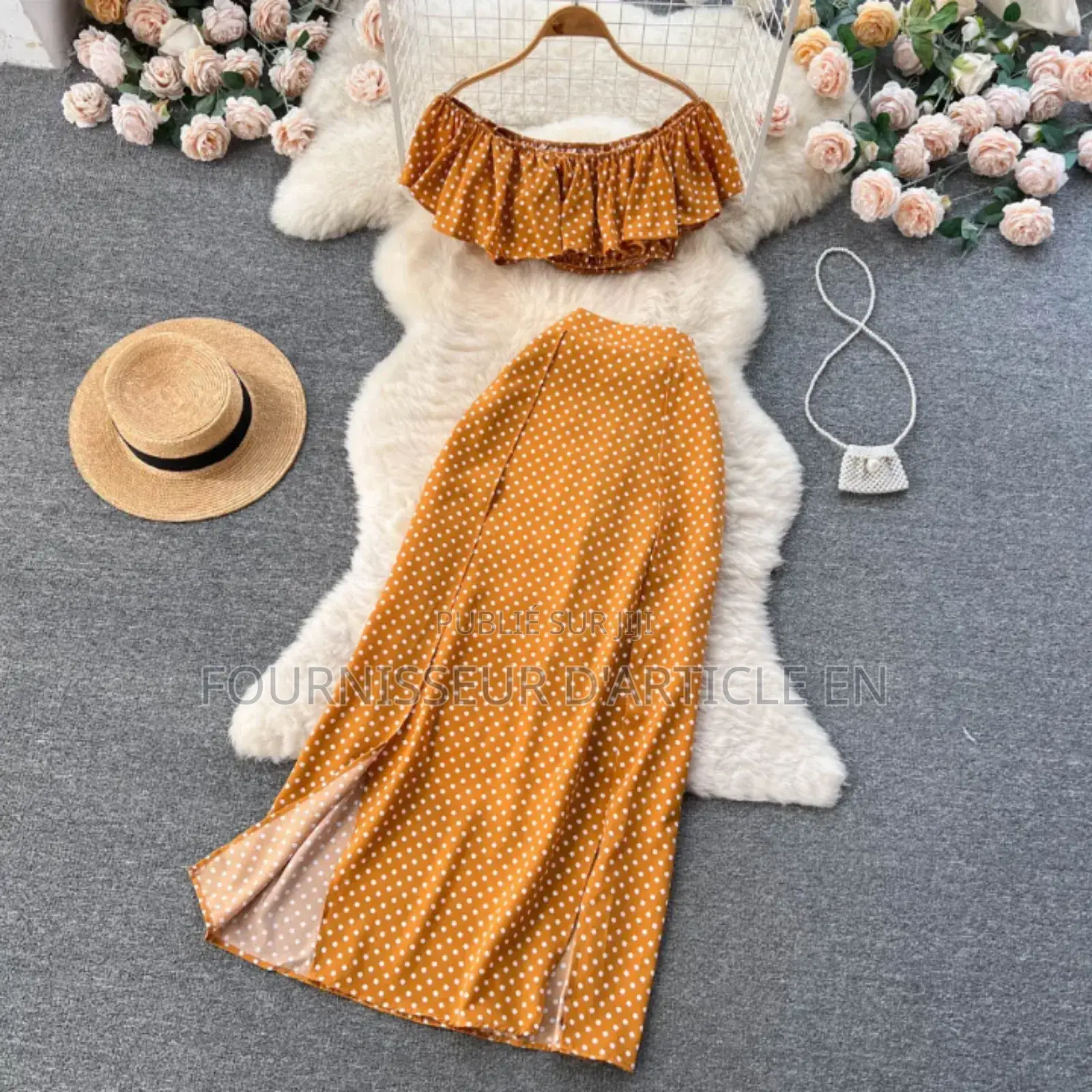 Haut Et Jupe Pour Femmes, Disponible en Plusieurs Couleurs.