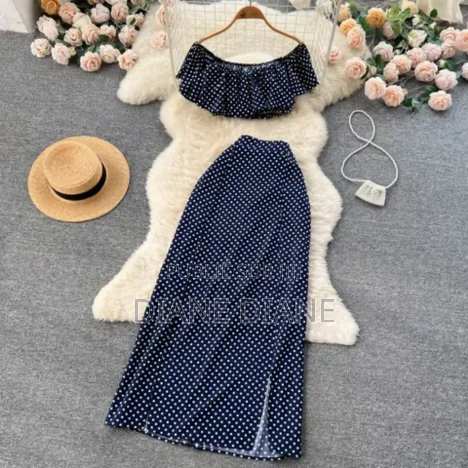 Haut Et Jupe Pour Femmes, Disponible en Plusieurs Couleurs.