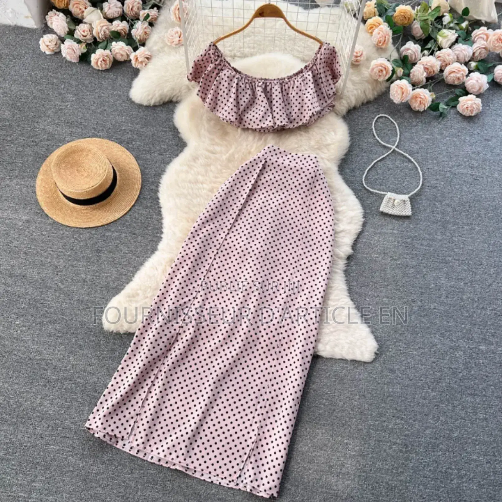 Haut Et Jupe Pour Femmes, Disponible en Plusieurs Couleurs.