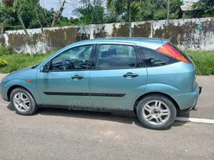 Photo - Ford Focus Wagon 2001 Bourgogne