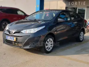 Photo - Toyota Yaris 2020 Noir