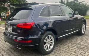 Audi Q5 2.0T Premium AWD quattro 2017 Noir