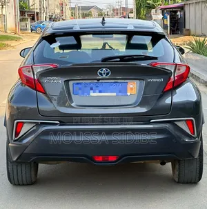 Toyota C-HR XLE Prermium FWD (2.0L 4cyl 2AM) 2018 Gris