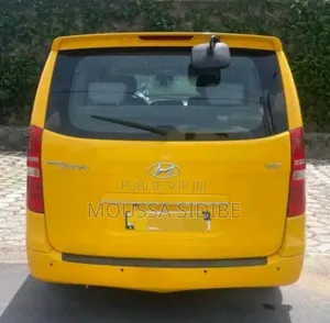 Hyundai Starex 2017 Jaune