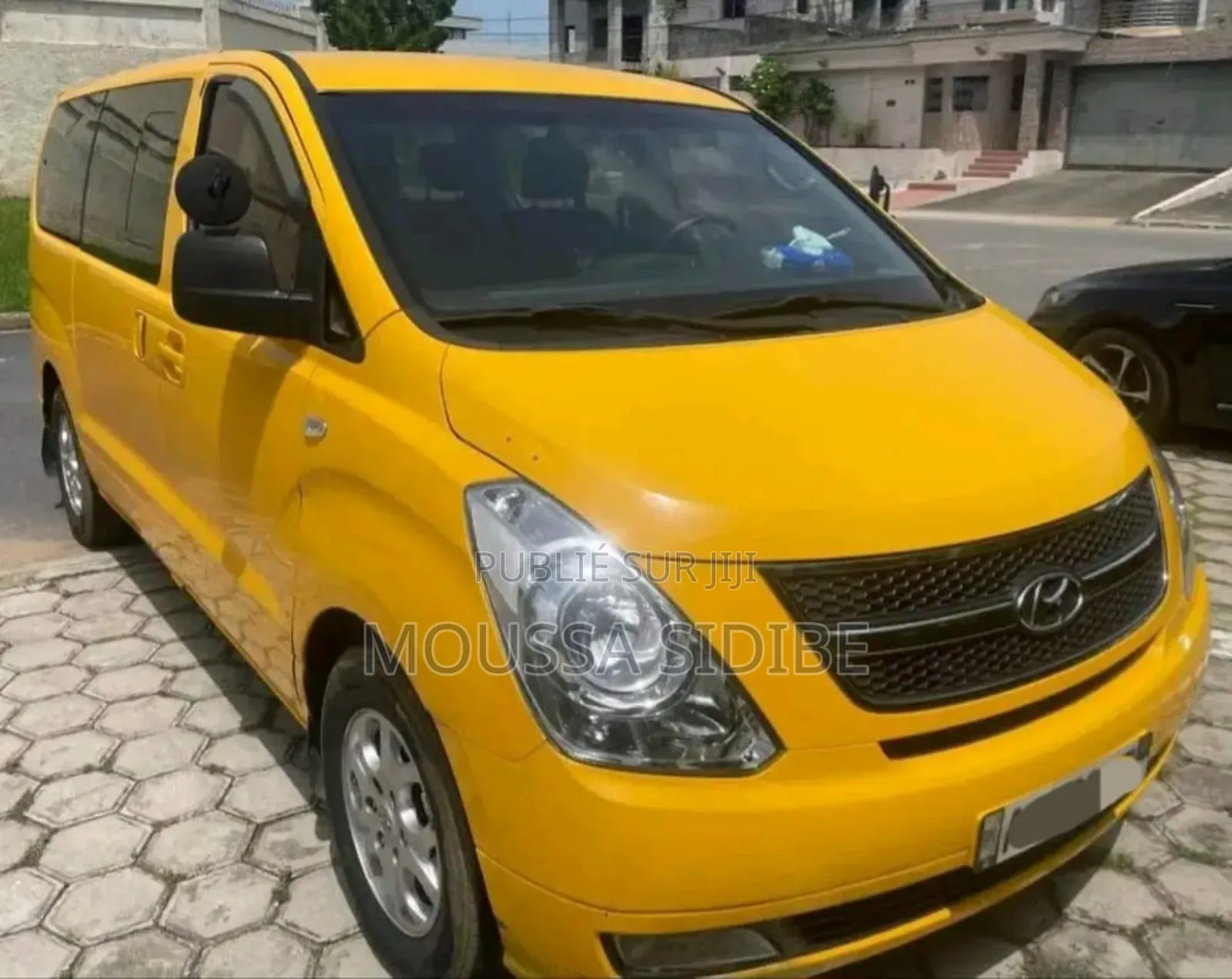 Hyundai Starex 2017 Jaune