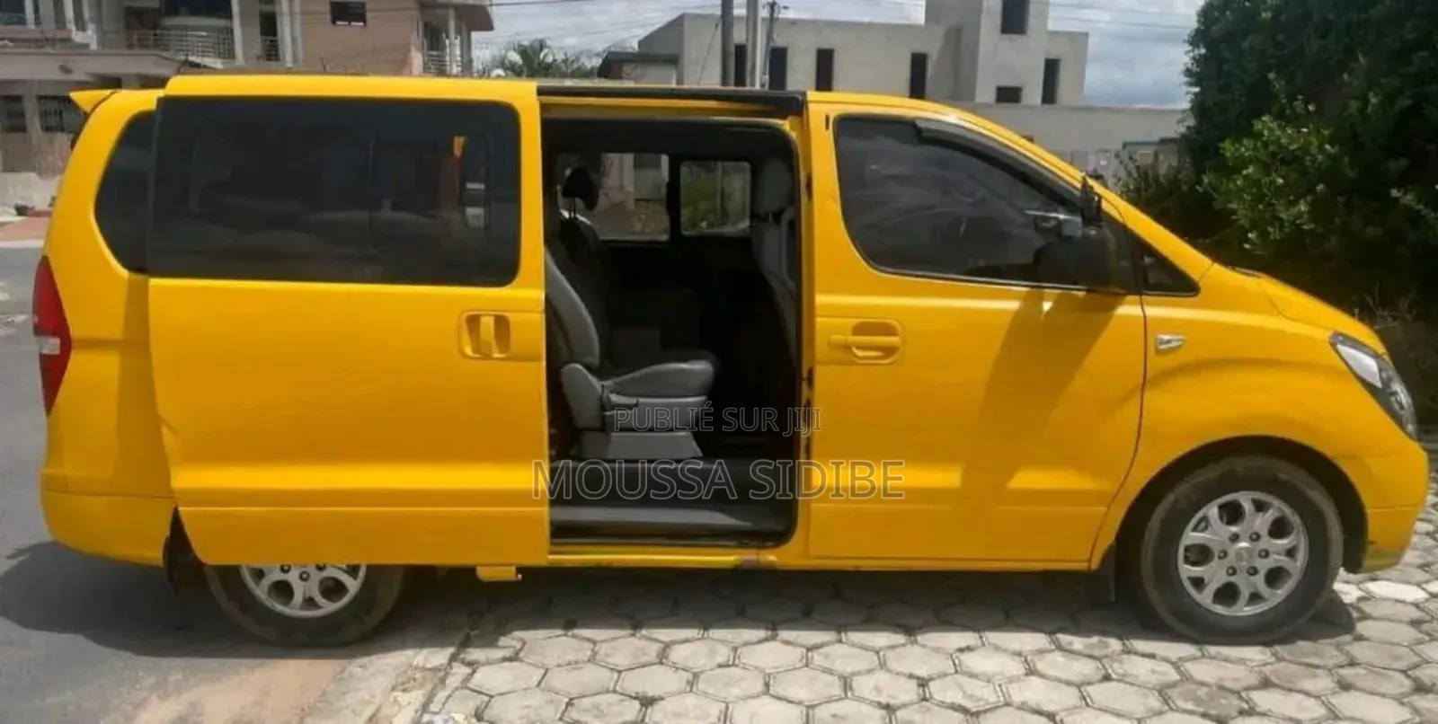 Hyundai Starex 2017 Jaune