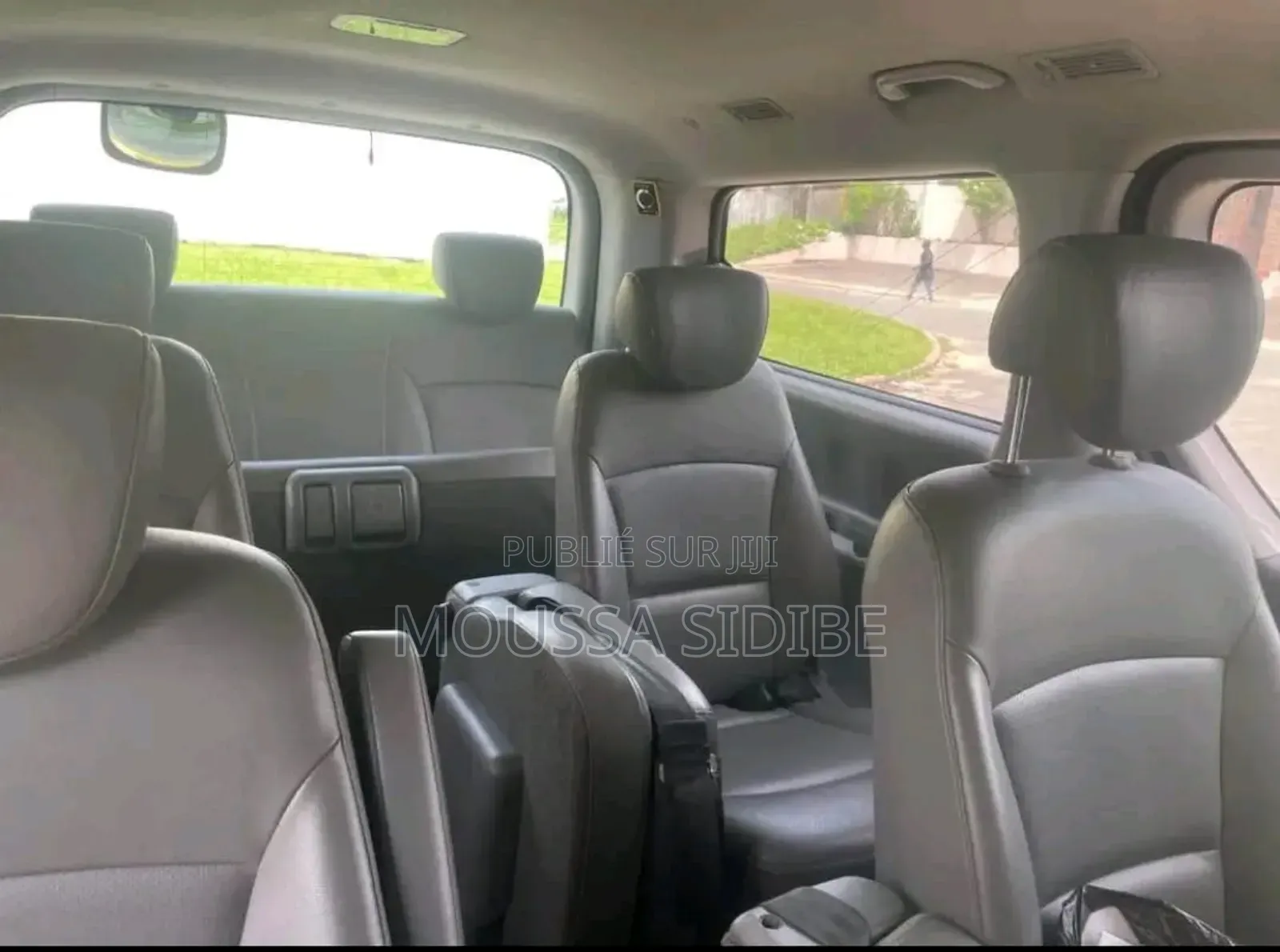 Hyundai Starex 2017 Jaune