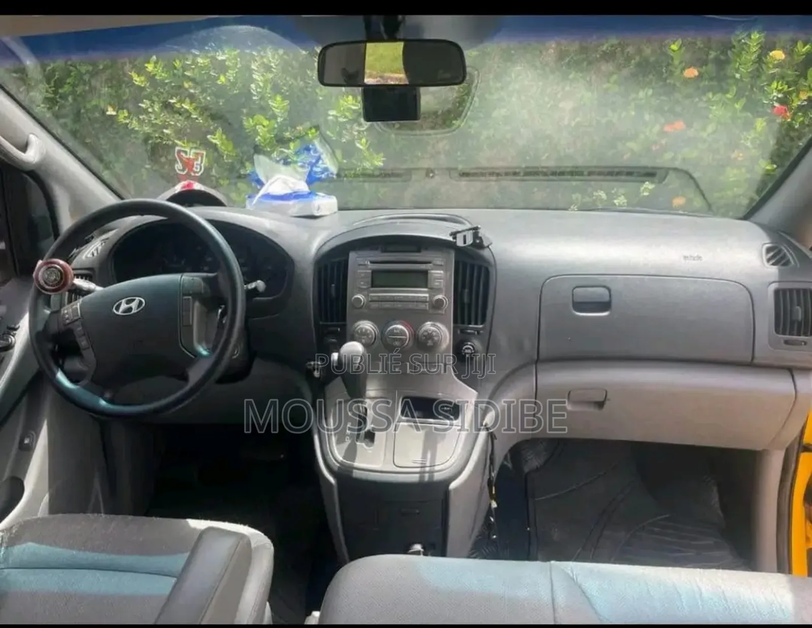 Hyundai Starex 2017 Jaune