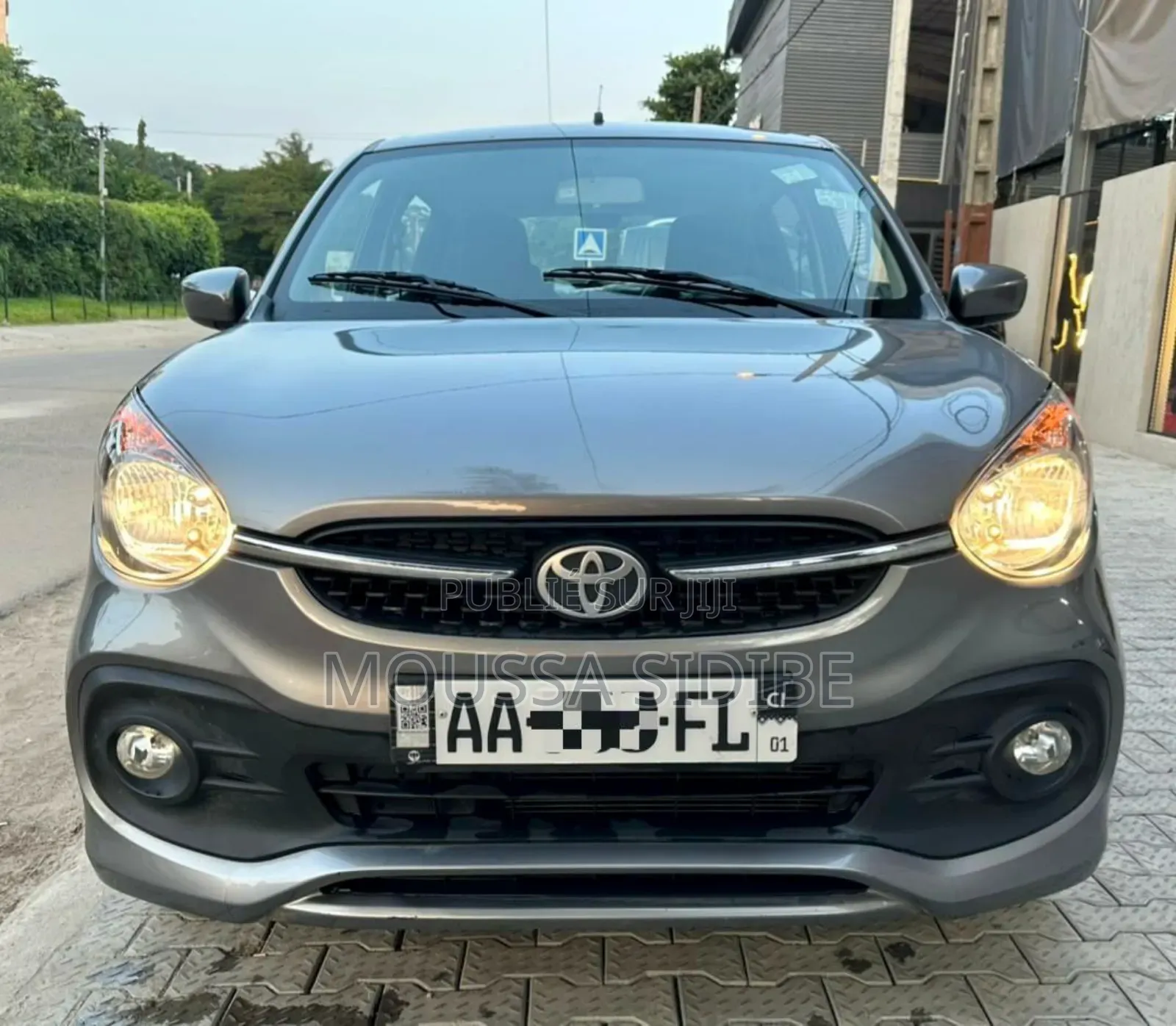 Toyota Vitz 2020 Gris