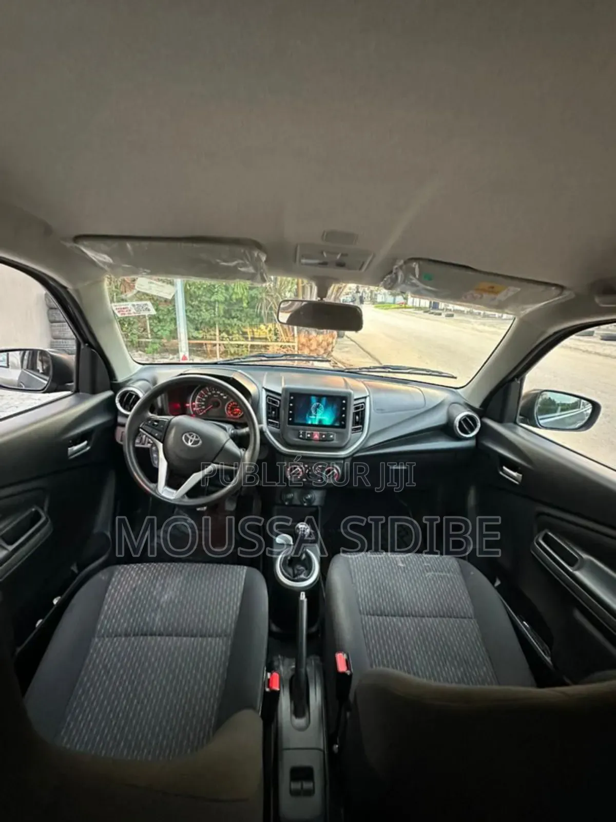 Toyota Vitz 2020 Gris