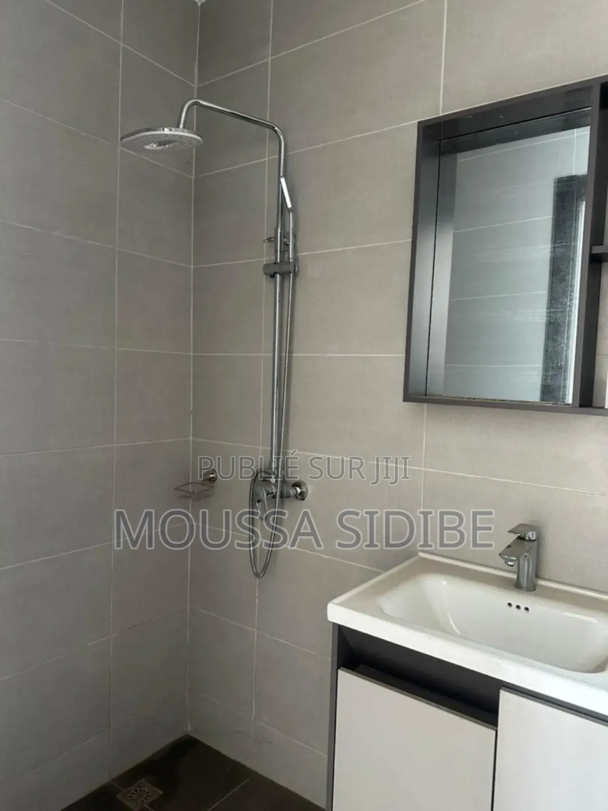 3chbre Duplex dans Lemuss Immo.Ci, Cocody à Louer