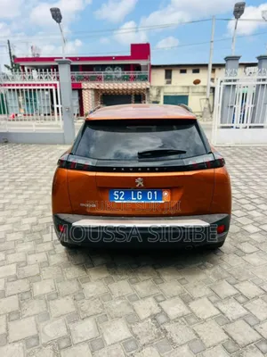 PEUGEOT 2008 1.2 PureTech (110 Hp) 2018 Orange