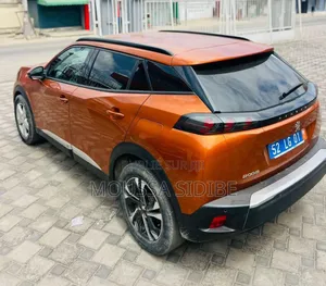 PEUGEOT 2008 1.2 PureTech (110 Hp) 2018 Orange