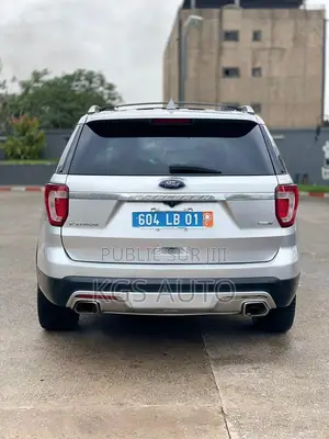 Ford Explorer XLT AWD 2018 Gris