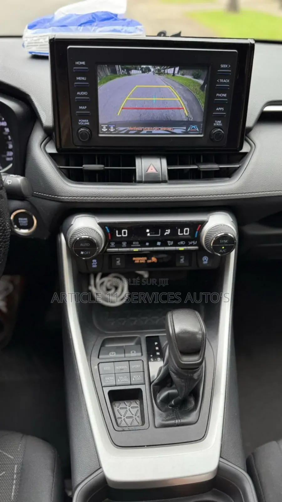 Toyota RAV4 XLE 2021 Gris