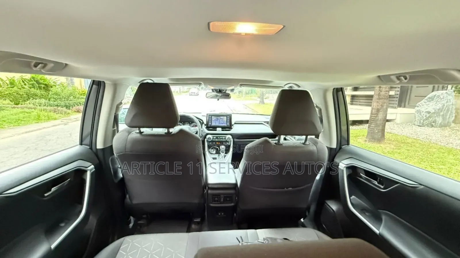 Toyota RAV4 XLE 2021 Gris