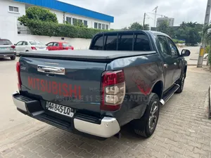 Mitsubishi L200 Double Cab 2.2 4WD 2021 Gris