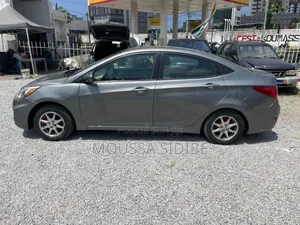 Hyundai Accent Limited 2018 Gris