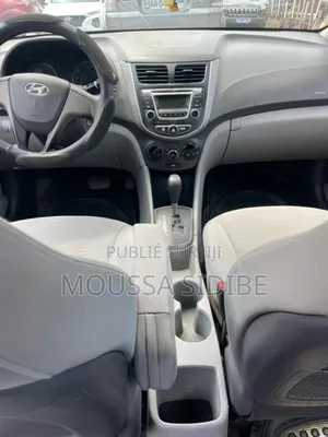 Hyundai Accent Limited 2018 Gris