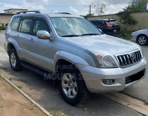 Toyota Land Cruiser 100 4.2 2006 Gris