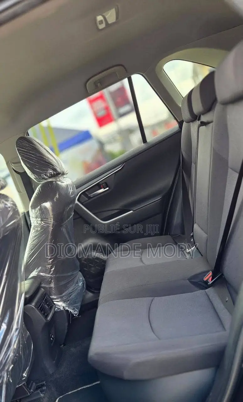 Toyota RAV4 XLE 2021 Noir