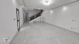 Furnished 16chbre Duplex dans Zié Multi-Service, Deux Plateaux à Vendre