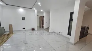Furnished 16chbre Duplex dans Zié Multi-Service, Deux Plateaux à Vendre