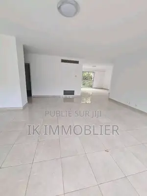 Photo - 3chbre Appartement dans Ik Immobilier, Deux Plateaux à Louer