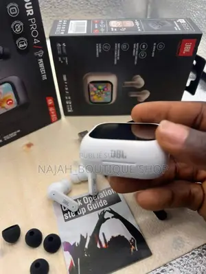 JBL Tour Pro 4