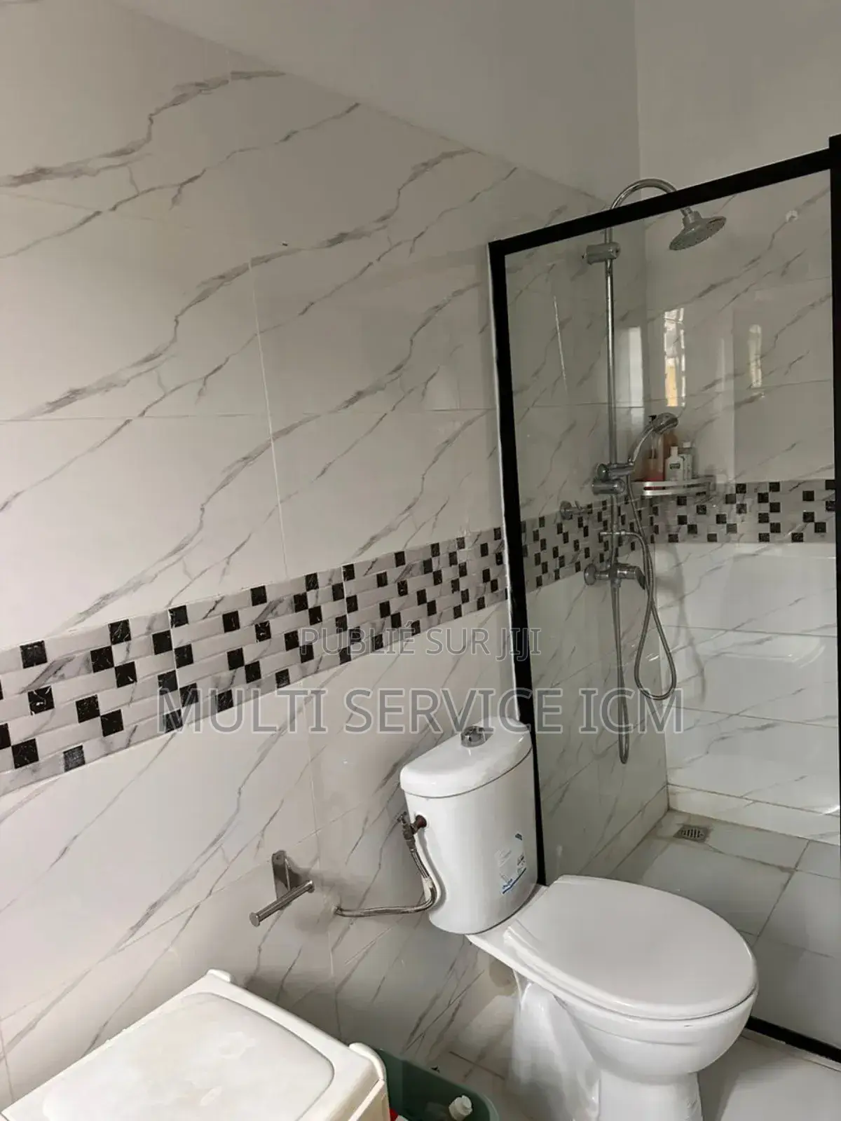 4chbre Duplex dans Ismaël Coulibaly, Cocody à Louer