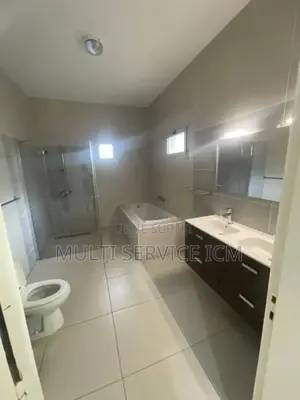 5chbre Duplex dans Ismaël Coulibaly, Cocody à Louer