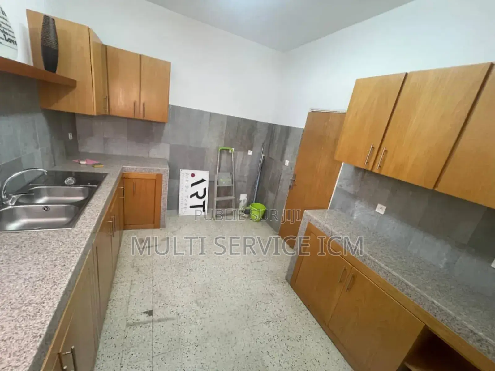 5chbre Duplex dans Ismaël Coulibaly, Cocody à Louer