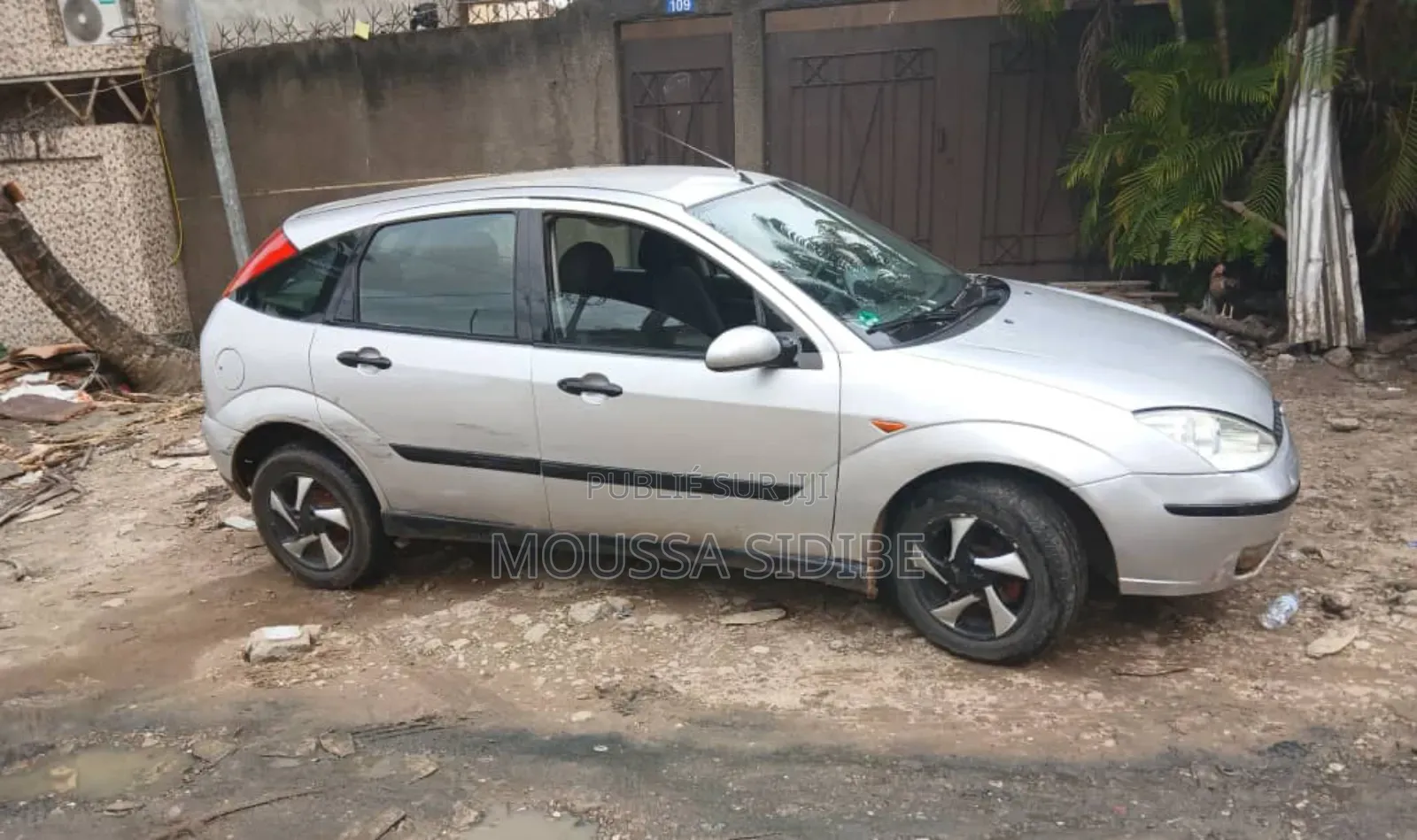 Ford Focus 1.4 2004 Gris