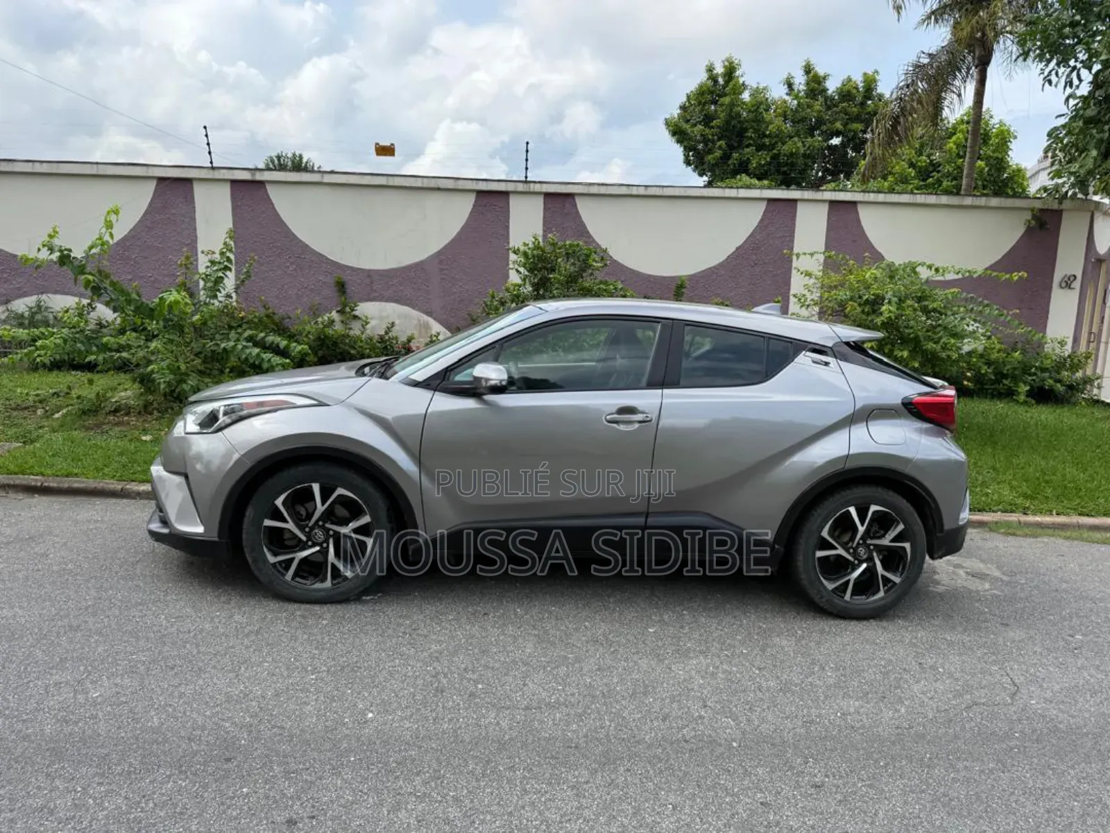 Toyota C-HR XLE FWD Sport Utility (2.0L 4cyl 2AM) 2018 Argenté