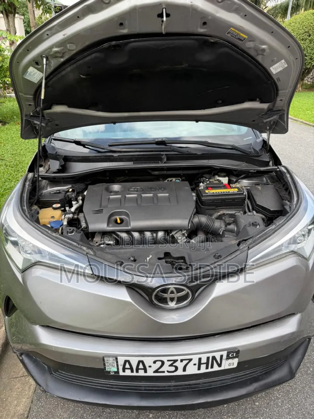 Toyota C-HR XLE FWD Sport Utility (2.0L 4cyl 2AM) 2018 Argenté