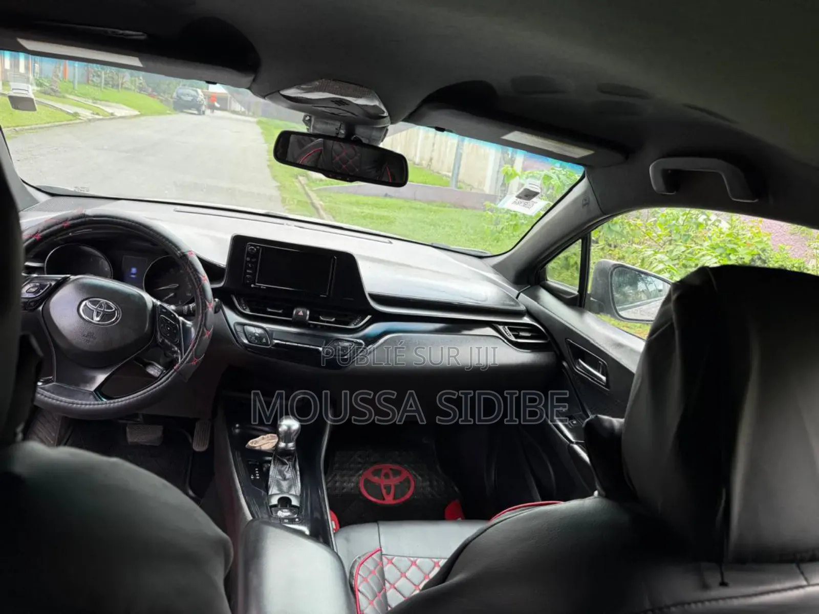 Toyota C-HR XLE FWD Sport Utility (2.0L 4cyl 2AM) 2018 Argenté