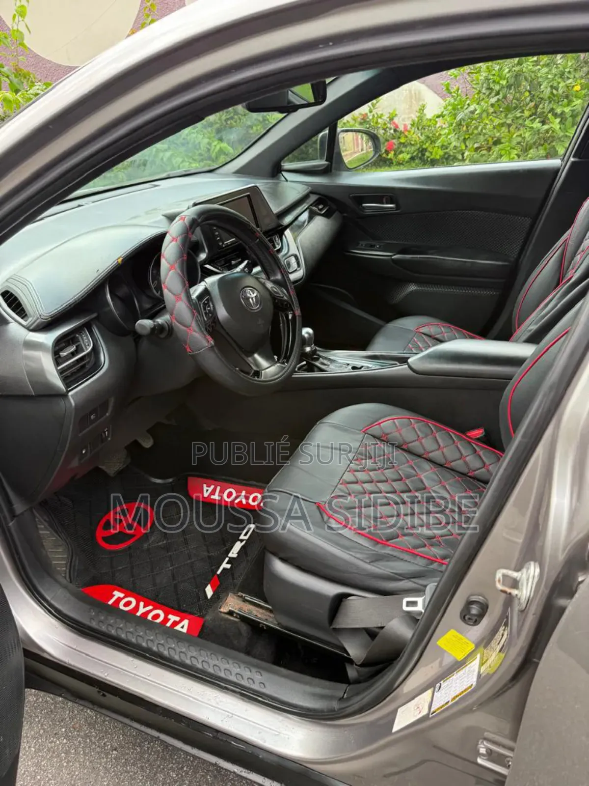 Toyota C-HR XLE FWD Sport Utility (2.0L 4cyl 2AM) 2018 Argenté