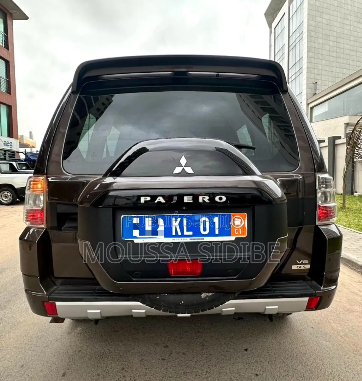 Mitsubishi Pajero V80 3.5 V6 GL/GLS 2021 Noir