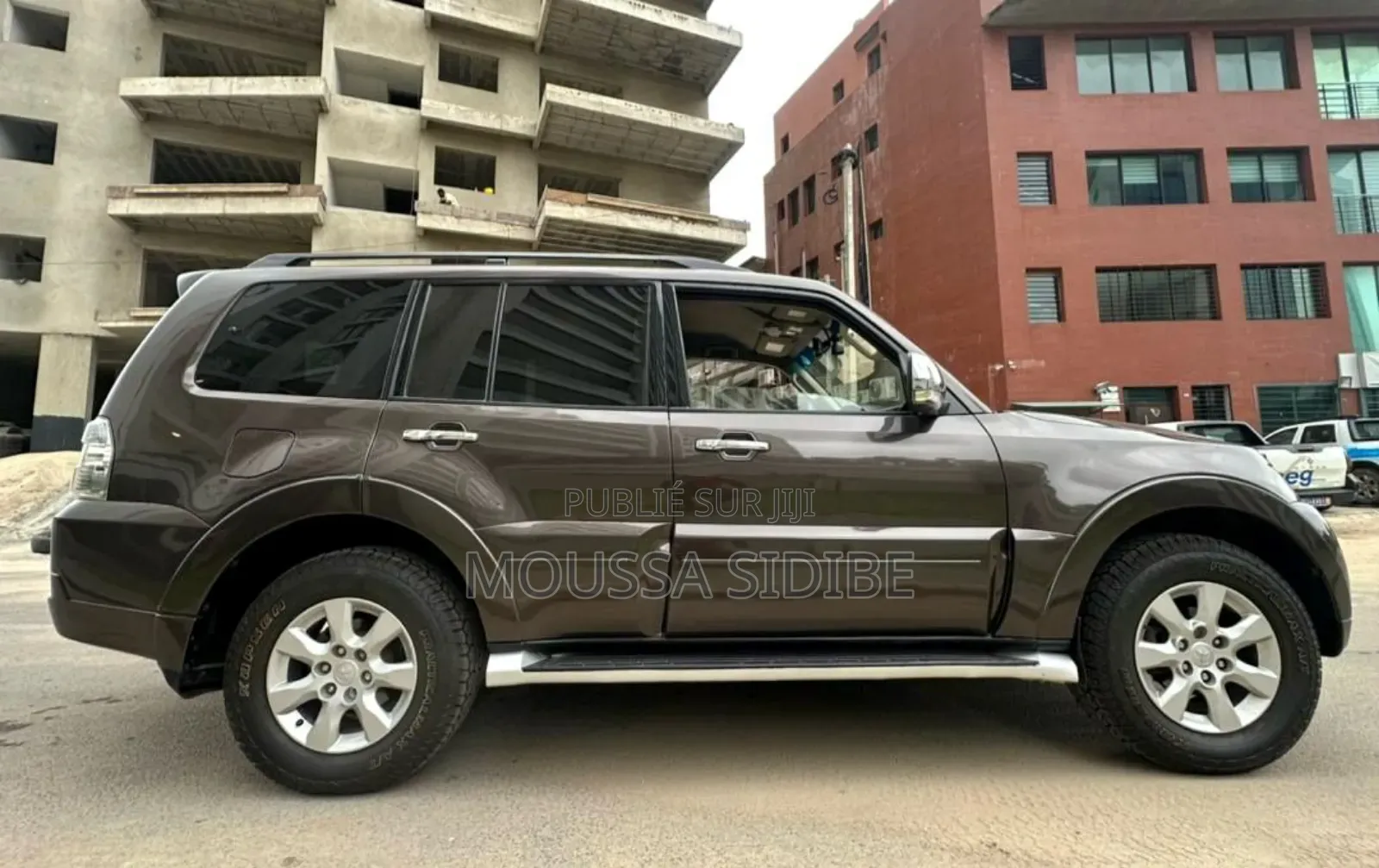 Mitsubishi Pajero V80 3.5 V6 GL/GLS 2021 Noir