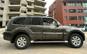 Mitsubishi Pajero V80 3.5 V6 GL/GLS 2021 Noir