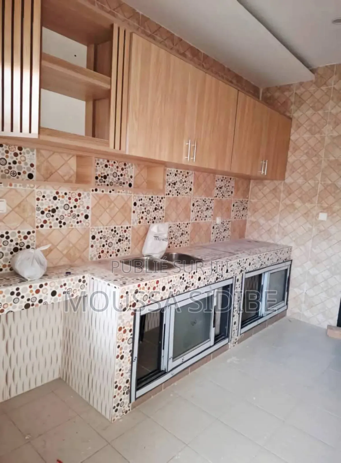 3chbre Appartement dans Lemuss Immo.Ci, Cocody à Louer