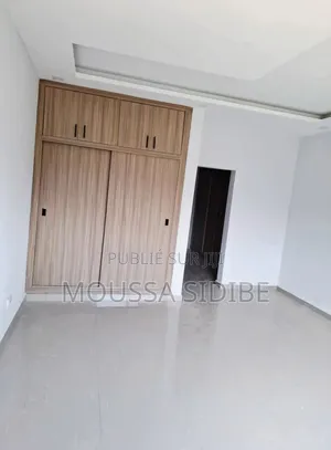 3chbre Appartement dans Lemuss Immo.Ci, Cocody à Louer