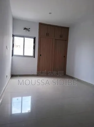 3chbre Appartement dans Lemuss Immo.Ci, Cocody à Louer