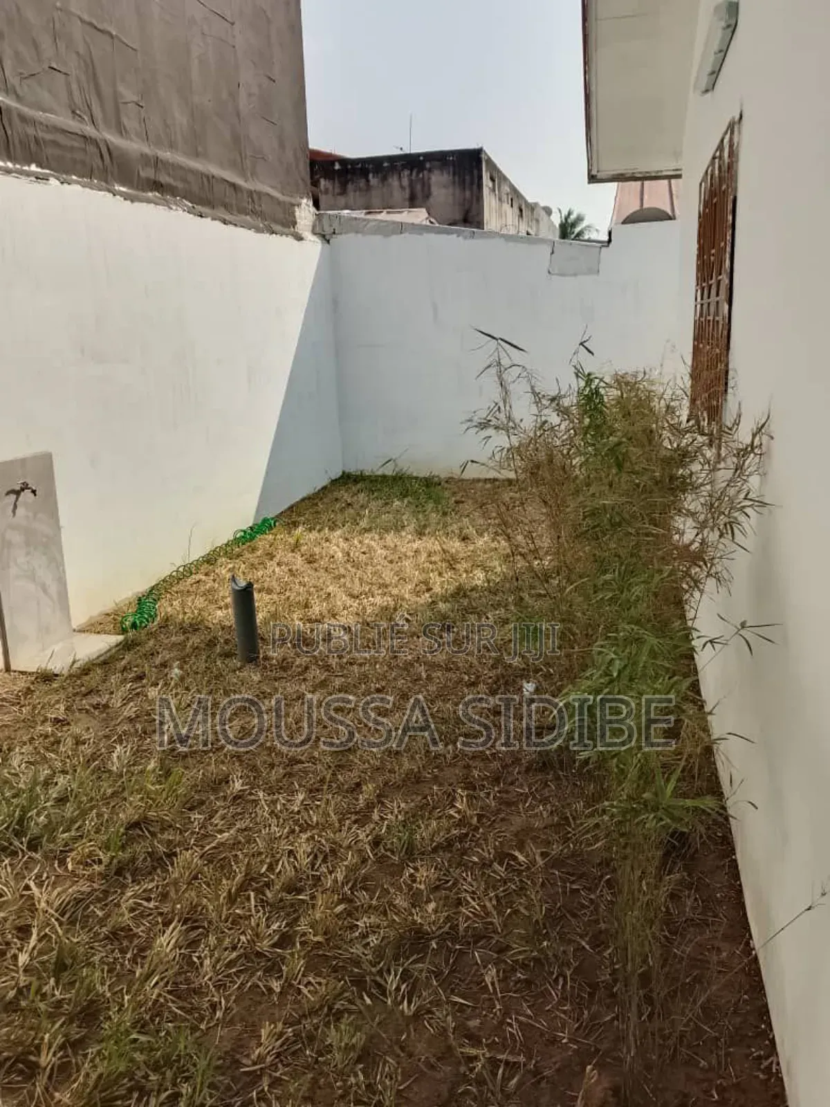 3chbre Villa dans Lemuss Immo.Ci, Cocody à Louer