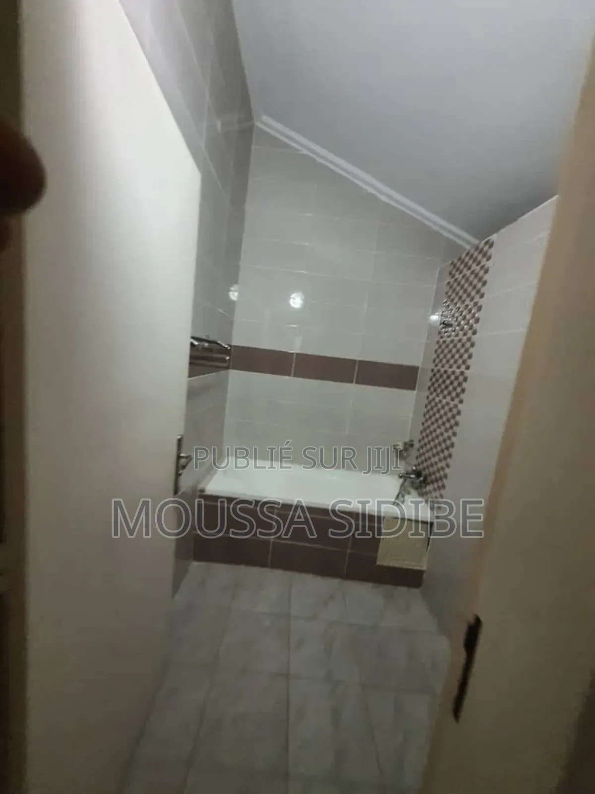 4chbre Duplex dans Lemuss Immo.Ci, Cocody à Louer