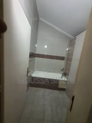 4chbre Duplex dans Lemuss Immo.Ci, Cocody à Louer