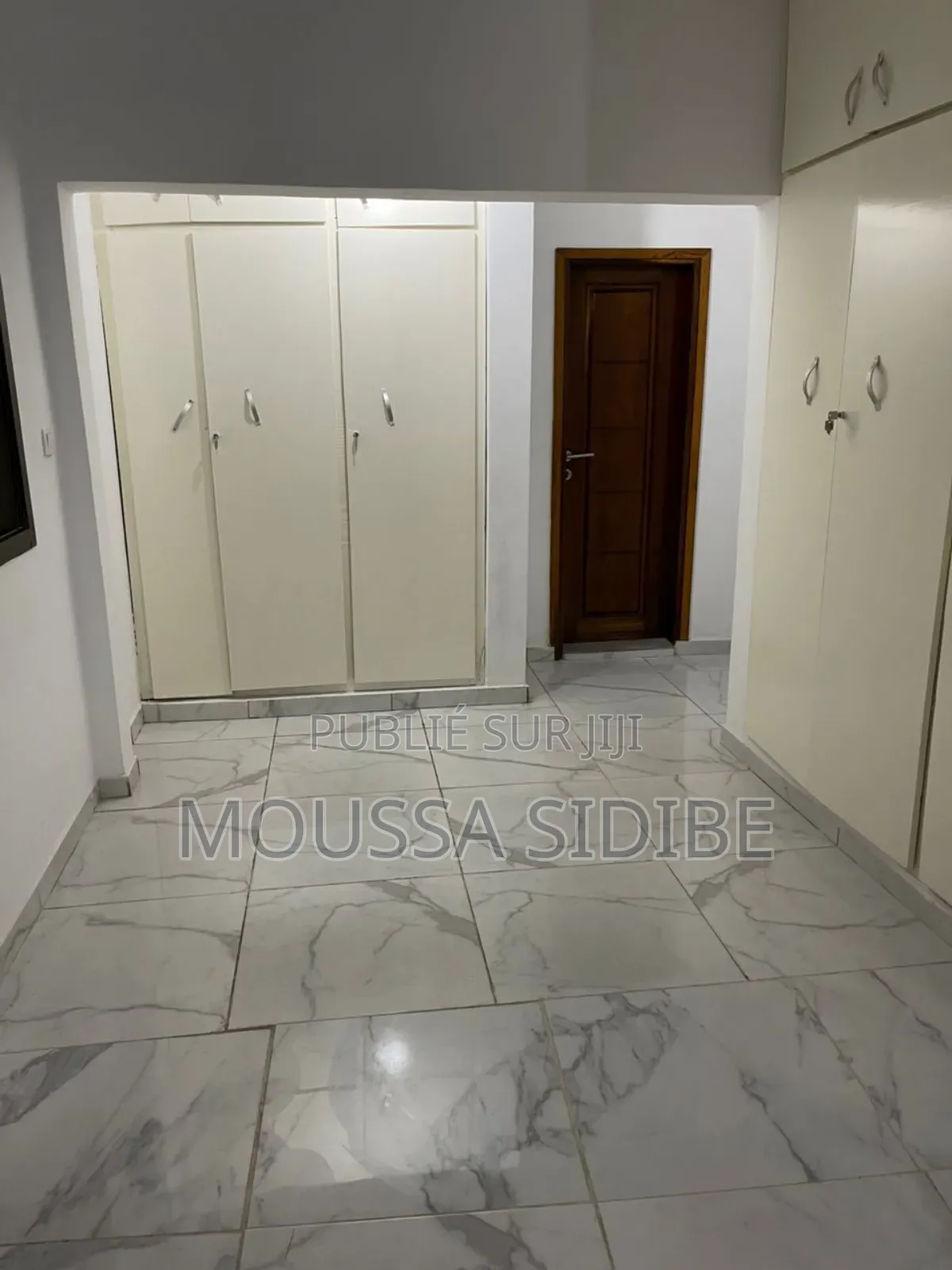 1chbre Appartement dans Lemuss Immo.Ci, Cocody à Louer