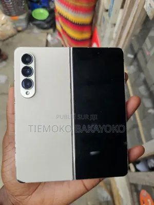 Photo - Samsung Galaxy Z Fold4 256 GB Doré