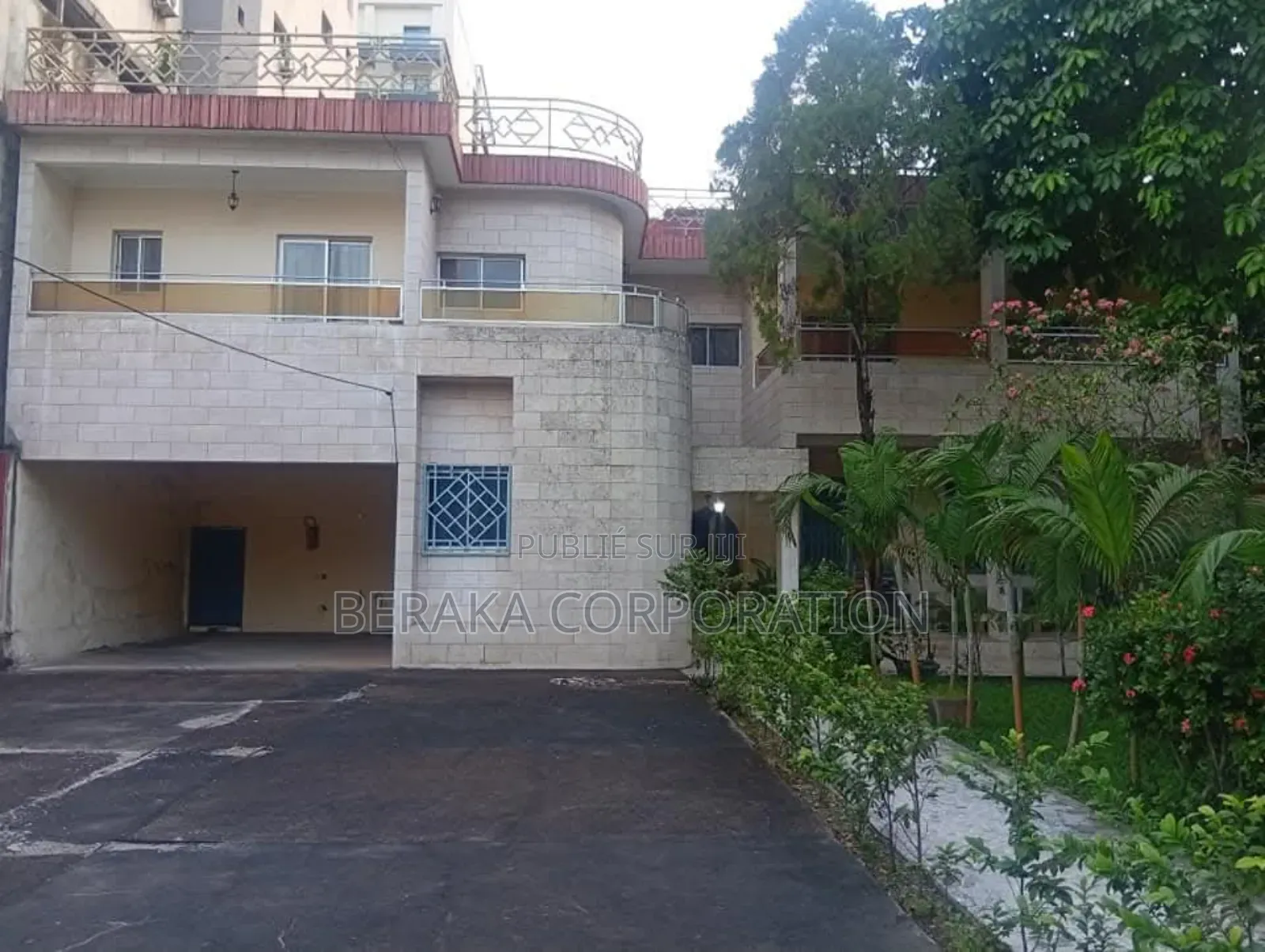 10chbre Villa dans Beraka Corporation, Marcory à Vendre