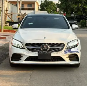 Photo - Mercedes-Benz C300 2021 Blanc